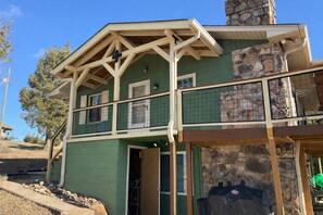 Exterior - *NEW* Little Lake Cove: Free Attraction Tickets, Dual Living Areas, & Lake Access (Sevierville)