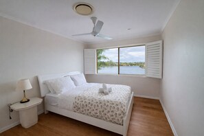 5 Schlafzimmer, Bügeleisen/Bügelbrett, WLAN, Bettwäsche