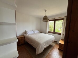 Room - R-8 Apartment with beautiful sea views, great terrace and pool (Calella de Palafrugell)