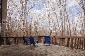 Terrace/patio - 3 Bedroom Cabin/ Lake Norman/Mooresville, Min. to Shopping, Dinning, Duke Health (Mooresville)