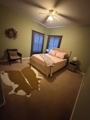 3 bedrooms, iron/ironing board, WiFi, bed sheets - 3 Bedroom Cabin/ Lake Norman/Mooresville, Min. to Shopping, Dinning, Duke Health (Mooresville)
