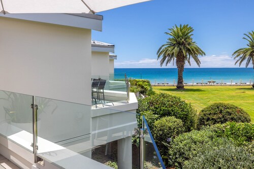 Beachfront 25 The Strand | Moana