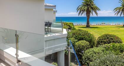 Beachfront 25 The Strand | Moana