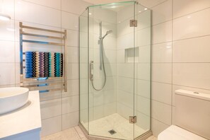 Hair dryer, towels - Beachfront 25 The Strand | Moana (Waiheke Island)