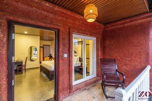 Deluxe Cottage, Balcony, (with balcony and garden view) | Parveke