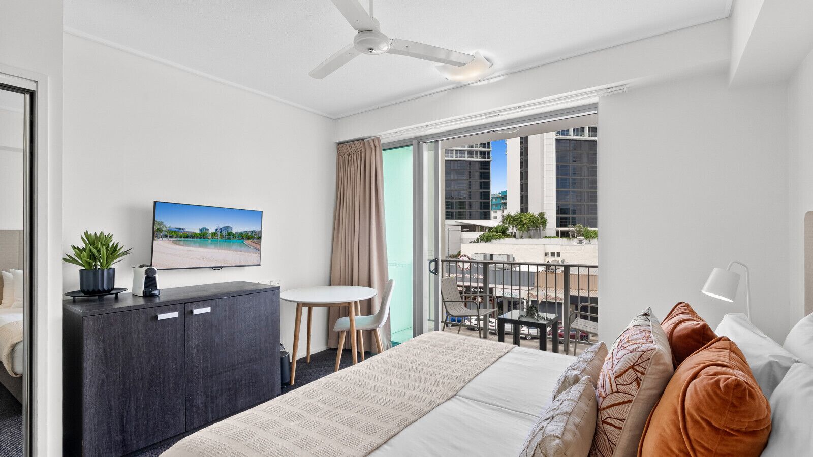 1 bedroom, iron/ironing board, travel cot, WiFi