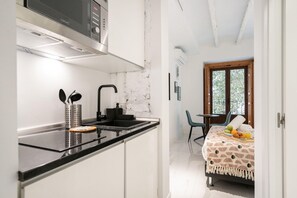 Room - Dobohomes D14 (Madrid)