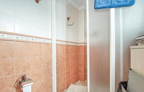 Shower - Lovely home in Medina Sidonia (Medina Sidonia)