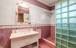 Shower - Lovely home in Medina Sidonia (Medina Sidonia)