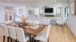 Dining - Element By Avantstay Pool Firepit Game Room (Scottsdale)