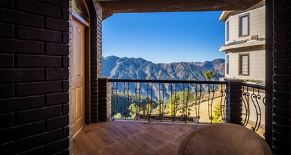 The Manor Luxury Service Apartments