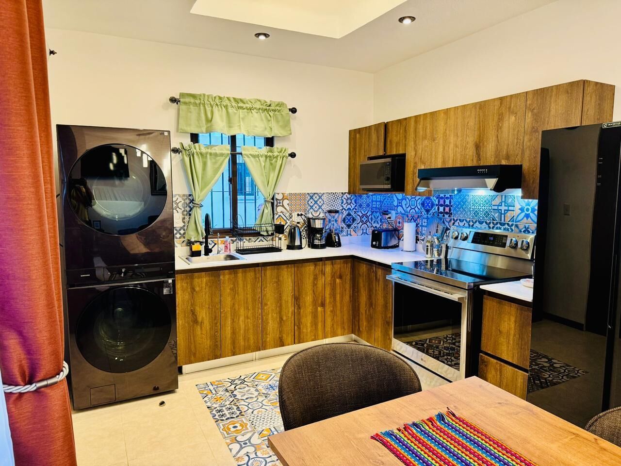 Microwave, oven, coffee/tea maker, electric kettle
