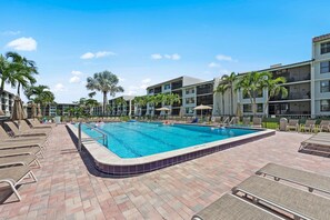 House, Accessible - 3rd-floor Corner Unit w Gulf Views Heated Pool (Sanibel)