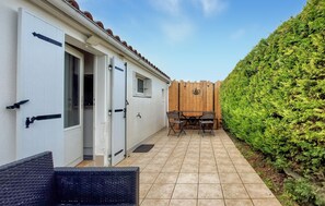 Outdoor dining - Charmante maison proche plage (Royan)