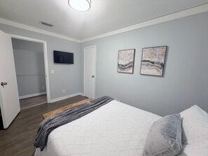 4 dormitorios, tabla de planchar con plancha, Internet y ropa de cama