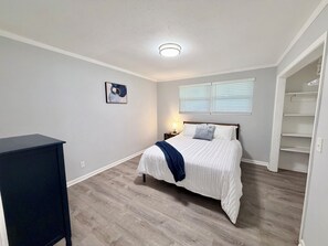 4 bedrooms, iron/ironing board, Internet, bed sheets - Alderman Acres - 4 Bedroom with a Game Room! (Jacksonville)