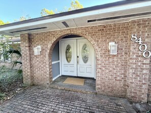 Exterior detail - Alderman Acres - 4 Bedroom with a Game Room! (Jacksonville)