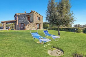 Property grounds - Sorgenti Pitigliano 2, Pitigliano, Italy (Pitigliano)