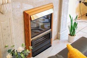 Living area - Superb 2 Bed Apartment, Sleeps 6 (Galway)