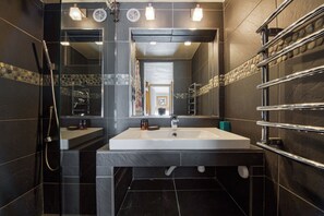 Hair dryer, towels - Résidence Grand Roc - Bruyères 118, Argentière (Chamonix), France (Argentière (Chamonix))
