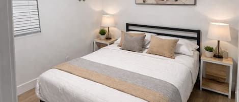 Comfort-huoneisto, patio, näköala puutarhaan