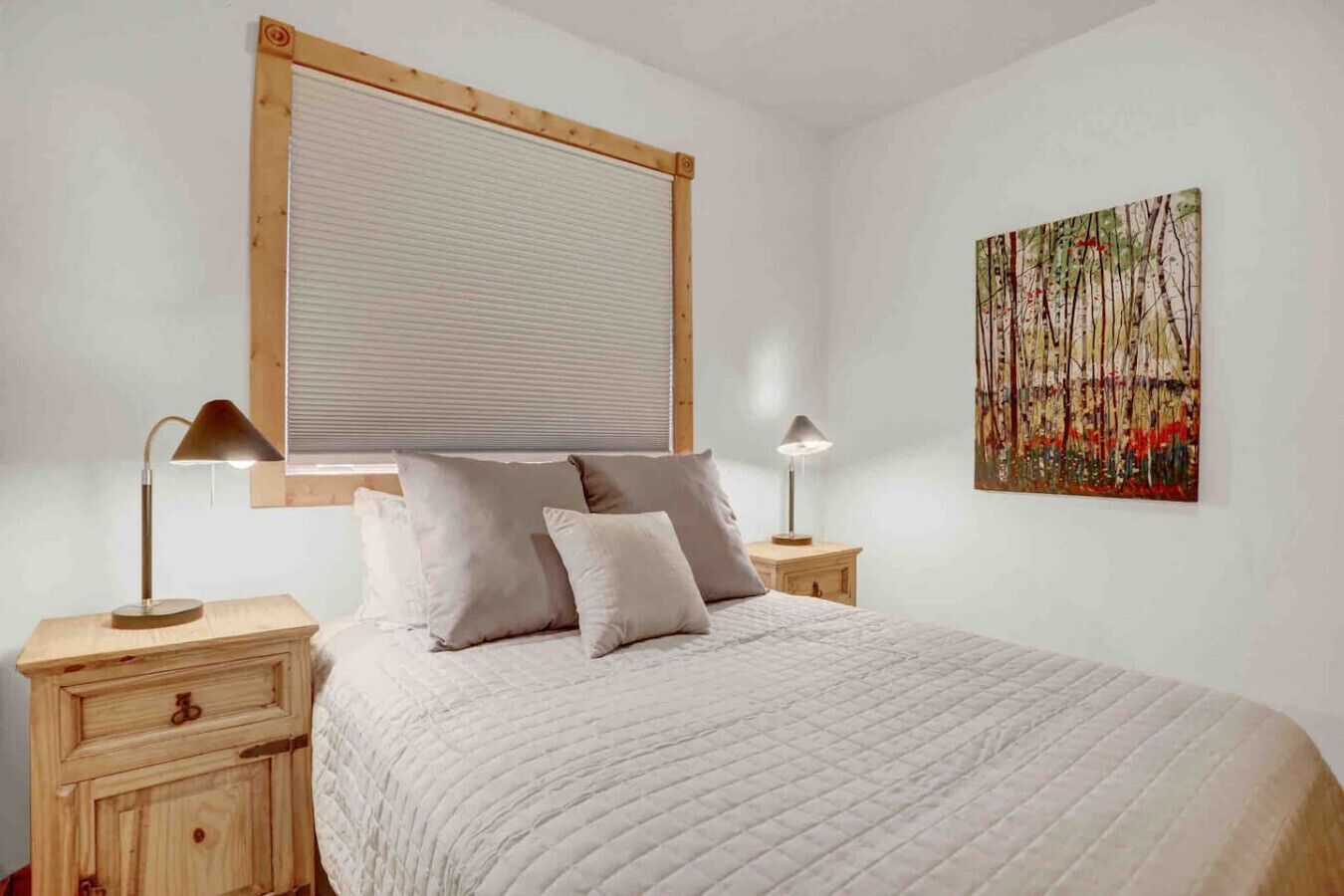 2 Schlafzimmer, Schreibtisch, Bügeleisen/Bügelbrett, Reisekinderbett