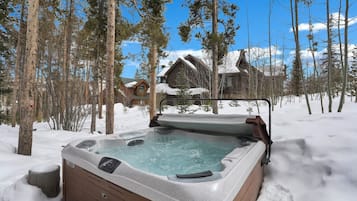 Bañera de hidromasaje exterior