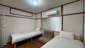 Kamar Triple Klasik, Bebas Asap Rokok | Wi-Fi gratis