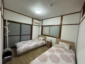 Economy Twin Room, Non Smoking | Free WiFi - Rinkukan (Izumisano)