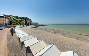 Beach - 1 bedroom stunning home in Luneray (Luneray)