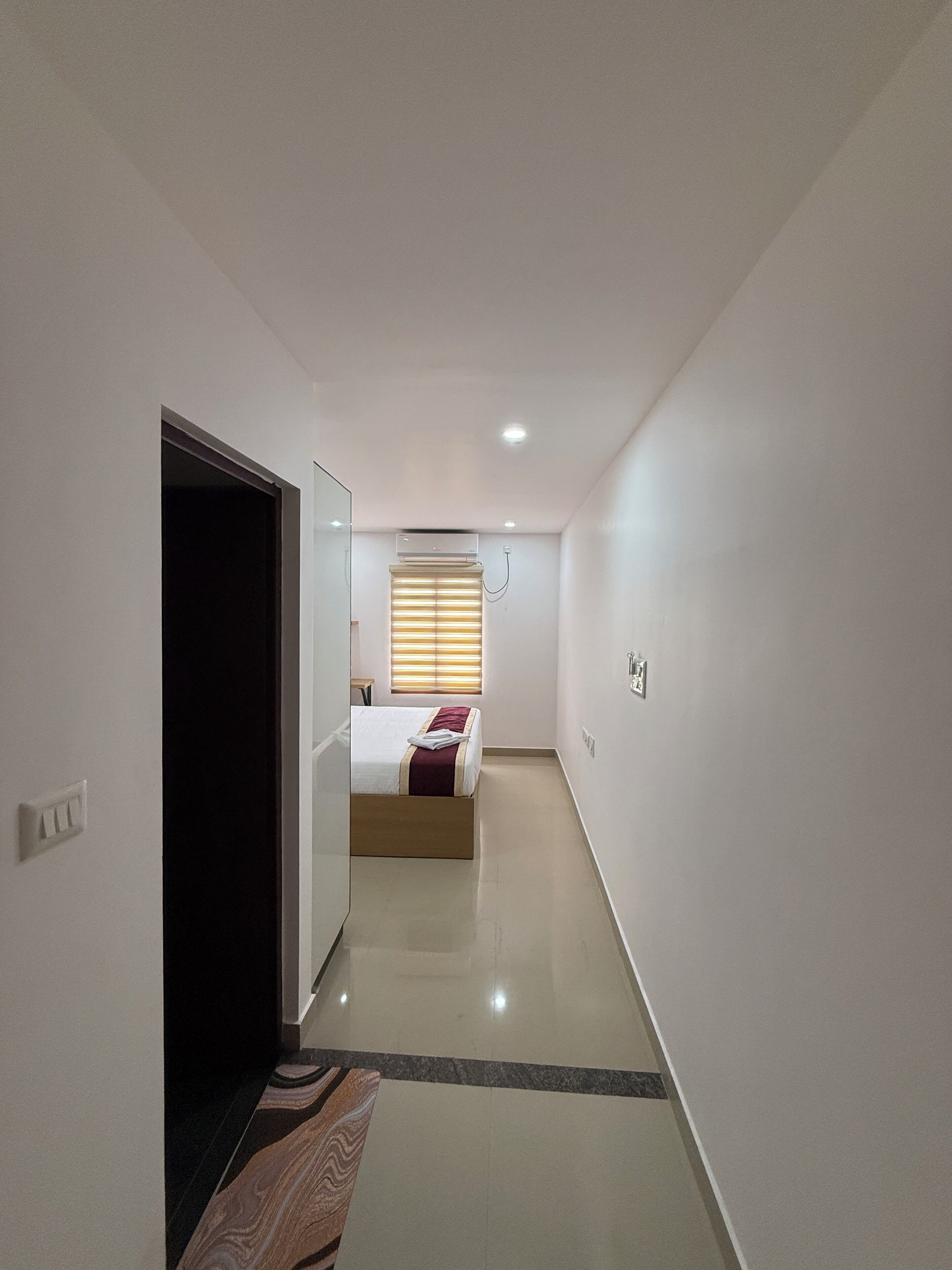 Elite Triple Room, City View | Interior