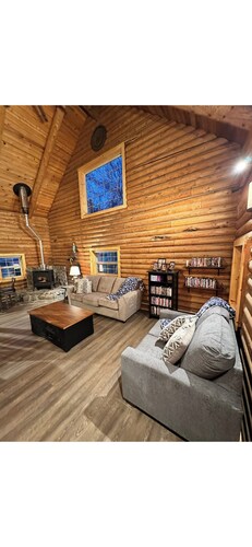 The Waterwheel Cabin & Guide Room/Family Retreat