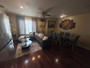Smart TV - 2-bedroom Warm Garden apartment in Brooklyn (BROOKLYN)