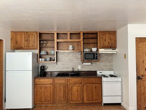 Private kitchen - Peaceful Mesa studio - minutes to spring training (Mesa)