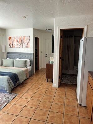 1 Schlafzimmer, Schreibtisch, Reisekinderbett, kostenloses WLAN