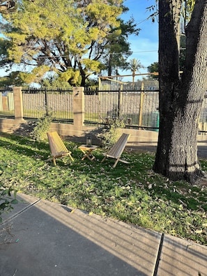 Property grounds - Peaceful Mesa studio - minutes to spring training (Mesa)