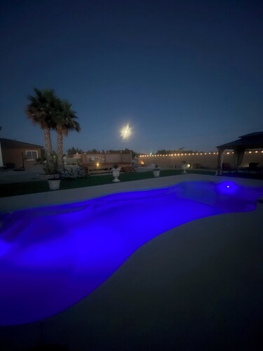 Gated Desert Retreat • Saltwater Pool & Hot Tub • 5 Min to Hospitals & Shopping