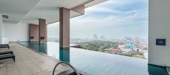 Stylish Duplex Loft, 5min Drive to Jonker St