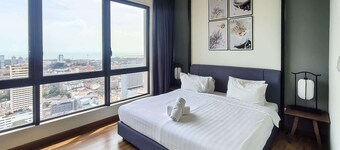 2BR Melaka Family Getaway, Pool, Near Jonker St