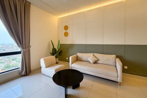 Apartment (2 Bedrooms) | Interior - Modern 2BR Stay, Pool, Near Jonker St Melaka (Malacca City)