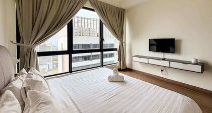 Modern Duplex Stay With Pool Near Jonker St