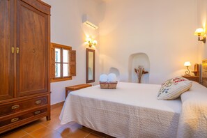 2 bedrooms, iron/ironing board, free WiFi, bed sheets - ES FIGUERAL DE SON RIBAS - Charming country house with private pool - Free Wi-Fi (Alaró)