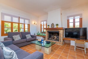 TV - ES FIGUERAL DE SON RIBAS - Charming country house with private pool - Free Wi-Fi (Alaró)