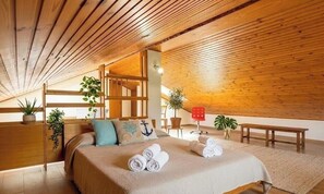 5 bedrooms, iron/ironing board, free WiFi, bed sheets
