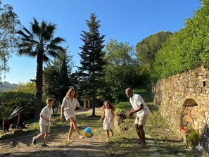 Property grounds - Independent villa with A/C | V05 (Imperia)