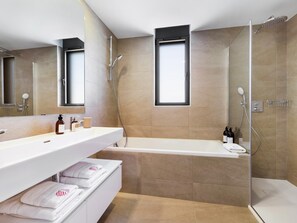Hair dryer, towels, toilet paper - Villa Oronella with Saltwater Pool, Premium Comfort & Elegant Design (Puigderros (Llucmajor))