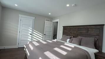 4 bedrooms, free WiFi, bed sheets
