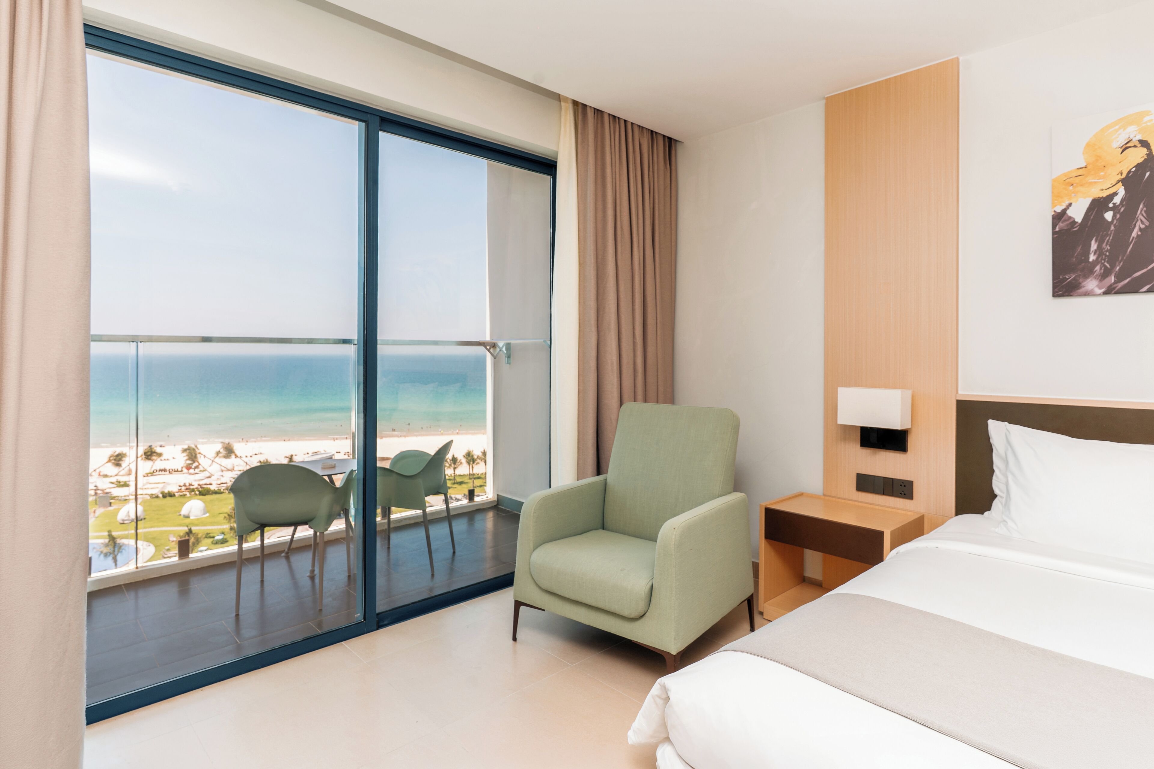 Sábanas italianas Frette, ropa de cama de alta calidad y minibar 