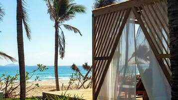 Private beach, white sand, beach umbrellas, beach towels