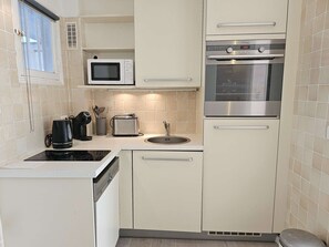 Refrigerador, microondas, horno y lavavajillas 